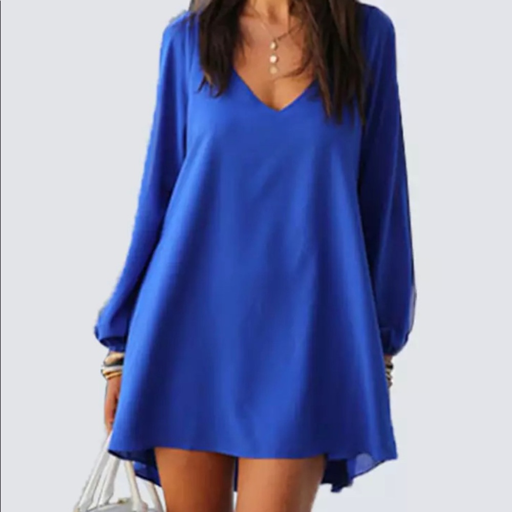 NWT!! Woman v neck chiffon dress!! ONE SIZE !!